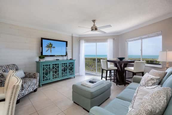 Lux Suite Open Ocean Views with 2 Balconies, Pool & Bar - Image 1