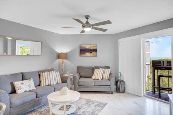 Sunshine and Sandbars Waterfront Condo - Image 1