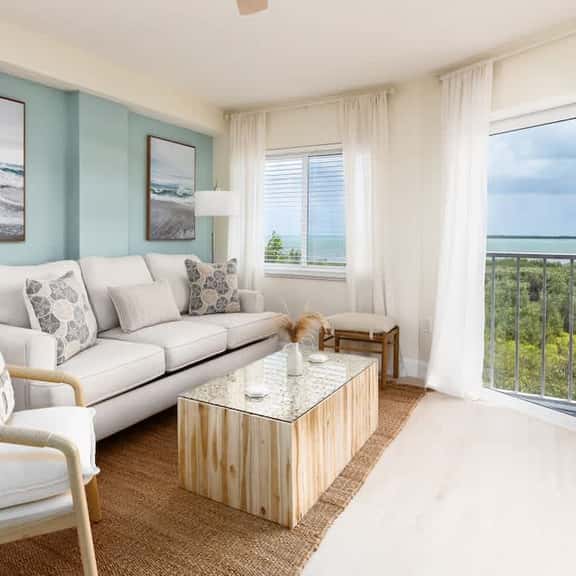 Unbeatable Views from Lux Oceanfront End Suite - Image 1