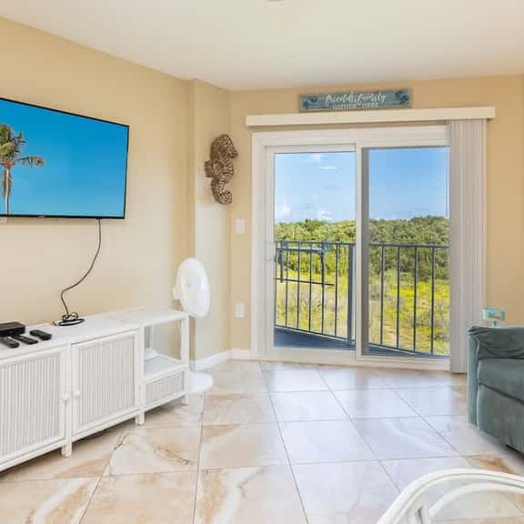 Lush Views from Cozy Top Floor - Ocean Pointe 1415 - Image 1