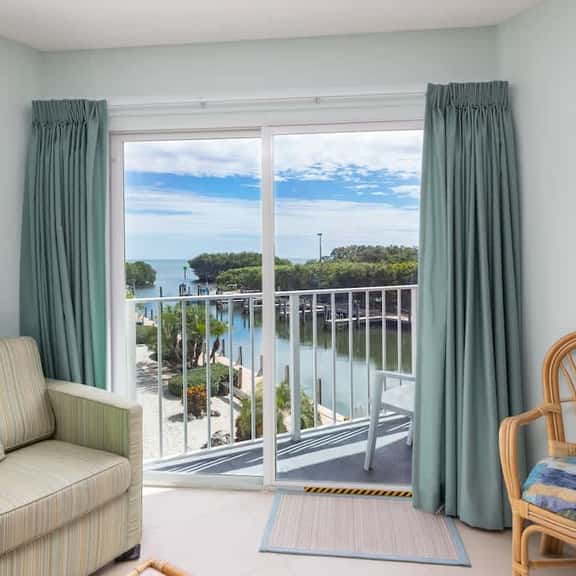 Marina & Ocean Front Suite 5202 - Image 1