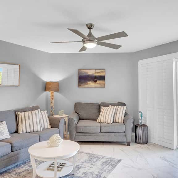 Sunshine and Sandbars Waterfront Condo - Image 1
