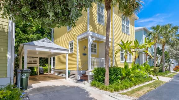 Oceanside Anglers Reef Home+Beach, Pool and Kayaks