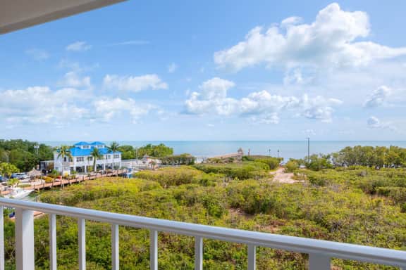 Ocean Lovers Suite [Ocean Pointe 5413] - Image 3