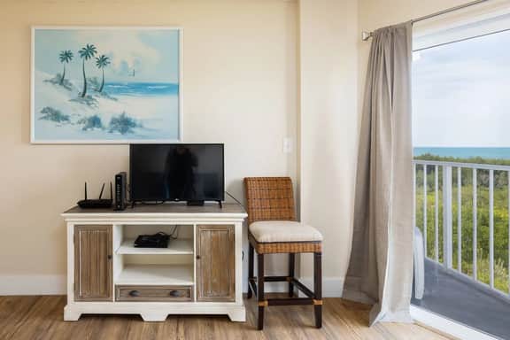 Ocean Views + SandyToes at Ocean Pointe Suites - Image 4