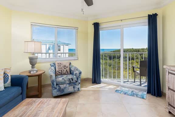 Relax & Recharge at our Charming Oceanfront Condo - Image 4