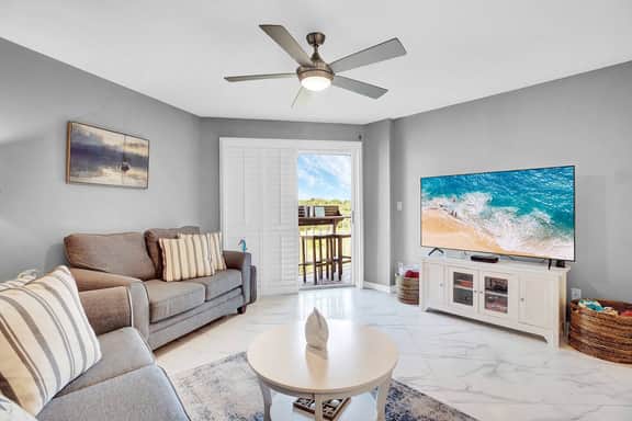 Sunshine and Sandbars Waterfront Condo - Image 2