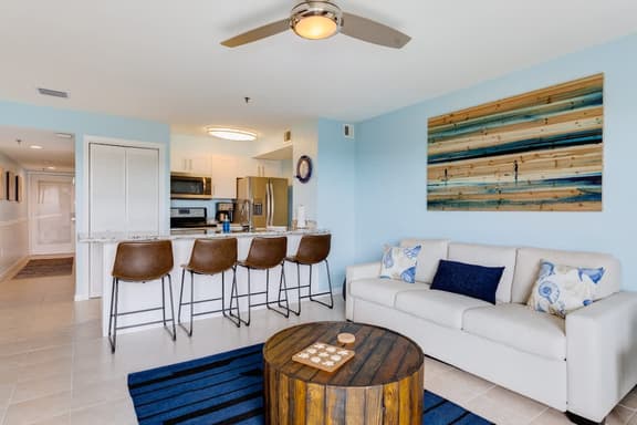Deja Blue Oceanfront Condo- 2 Lanais, Pool + Beach