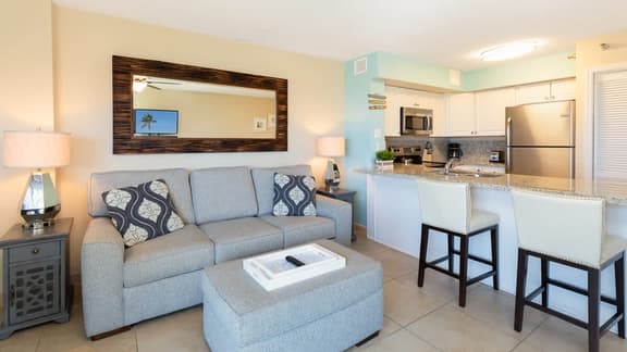 Fish, Dive, Snorkel & Unwind-Coral Reefs, Pool, Pickleball & Onsite Bar