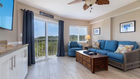 2 BR End Suite w/ Vast Views+Pool, Beach & Bar