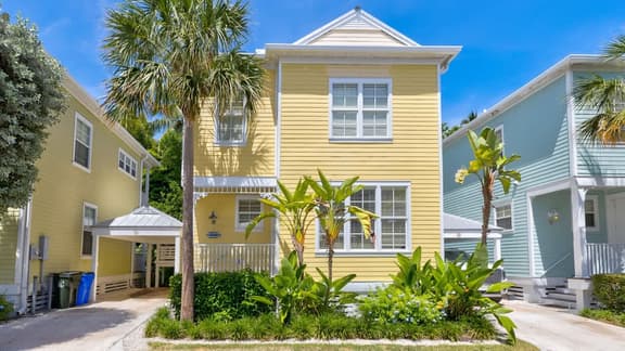 Oceanside Anglers Reef Home+Beach, Pool and Kayaks